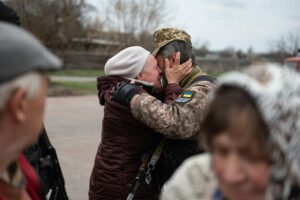 ukrainian couple tearfully reuniting during war